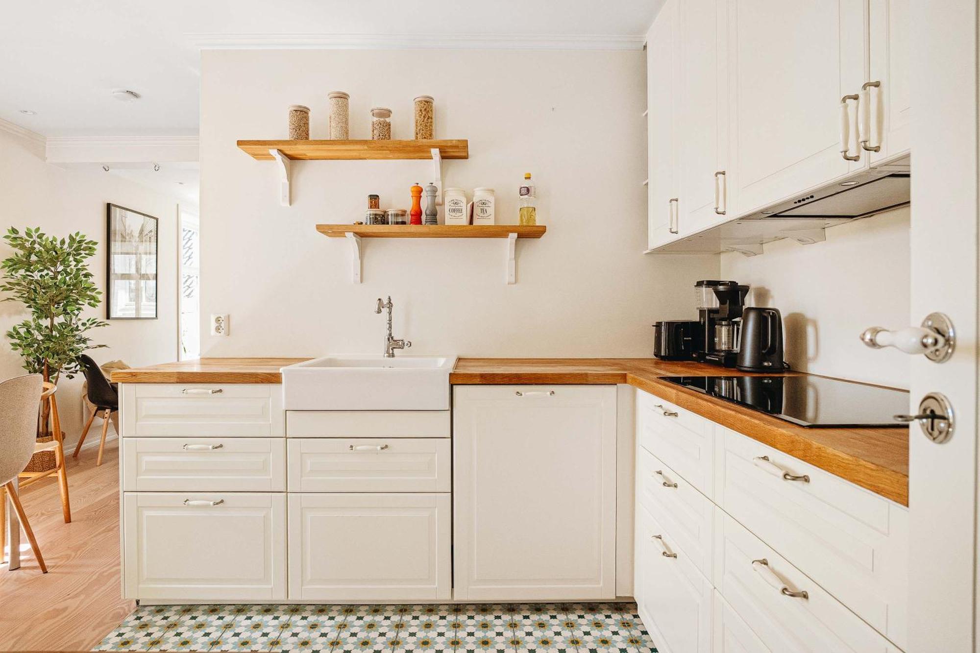Dinbnb L Historic 4br House L 2 Free Parking L Balcony&terrace